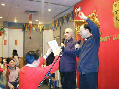 Chu Kiang(a).jpg (128477 bytes)