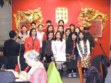 Youth Choir_5(a).jpg (147565 bytes)