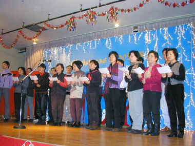 St_Mary_Choir_1_sm.jpg (139097 bytes)