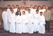 altar_servers.jpg (102573 bytes)